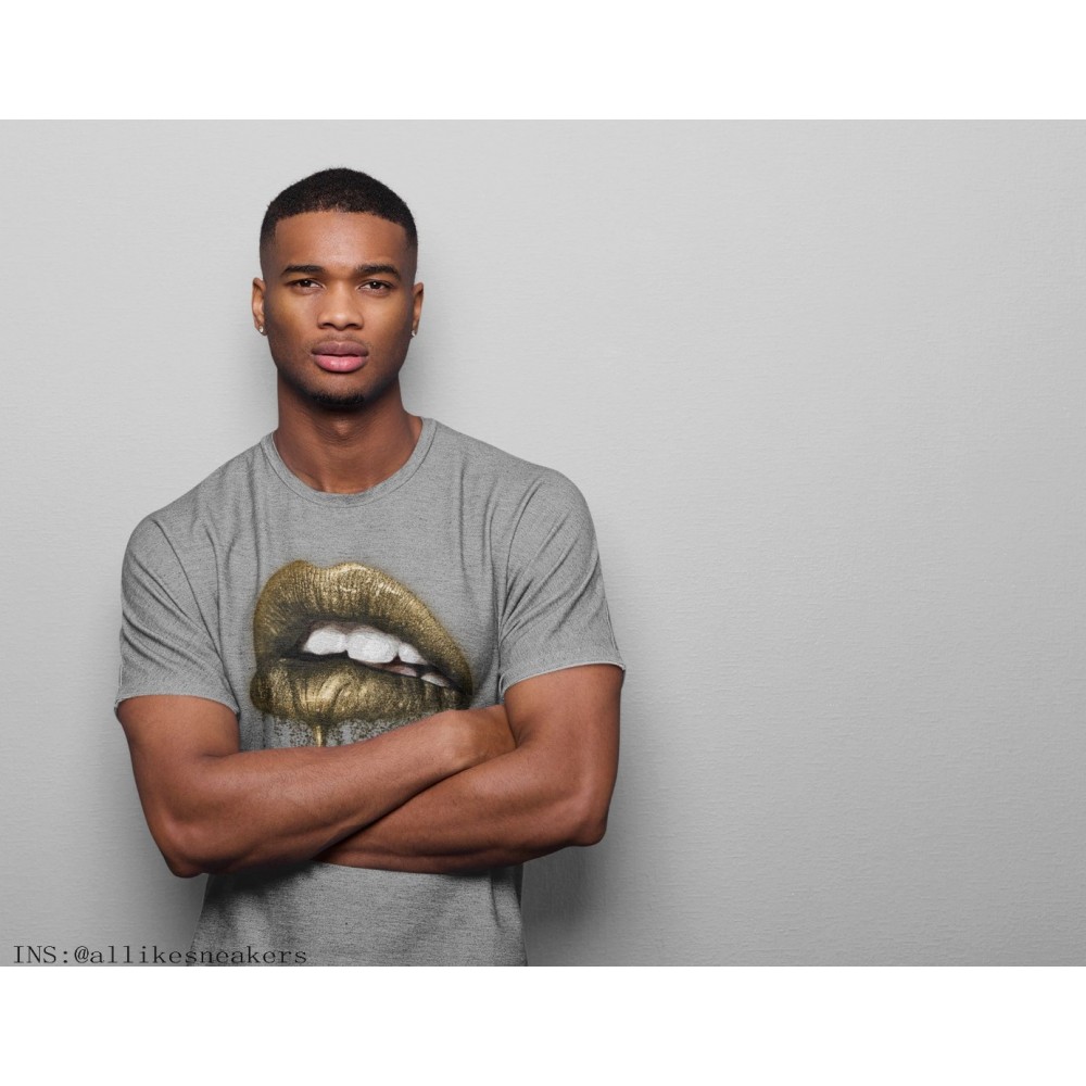 DRIPPING LIPS T-SHIRT - AIR JORDAN 1 METALLIC GOLD